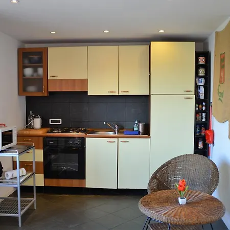 Sunflower With Private Terrace And Lift Apartment Genoa