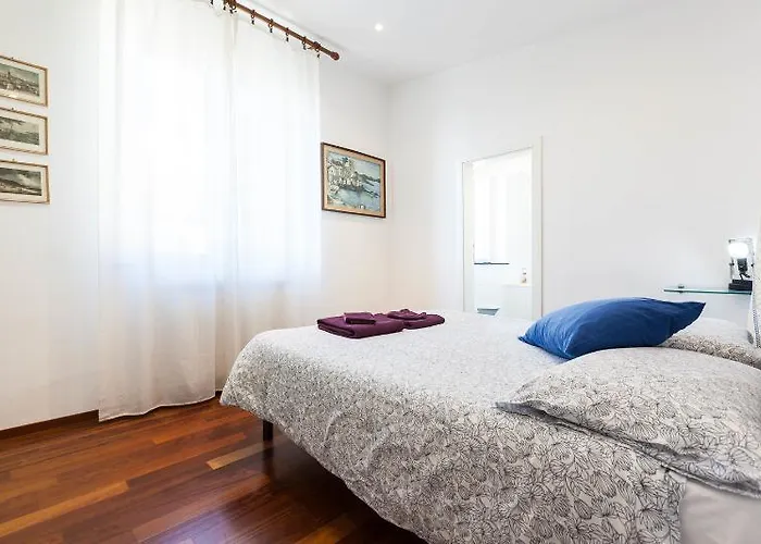 Sunflower With Private Terrace And Lift Apartament Genua